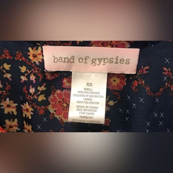 NWOT … BAND OF GYPSIES “Size: XS” Top / Blouse - Picture 3 of 3